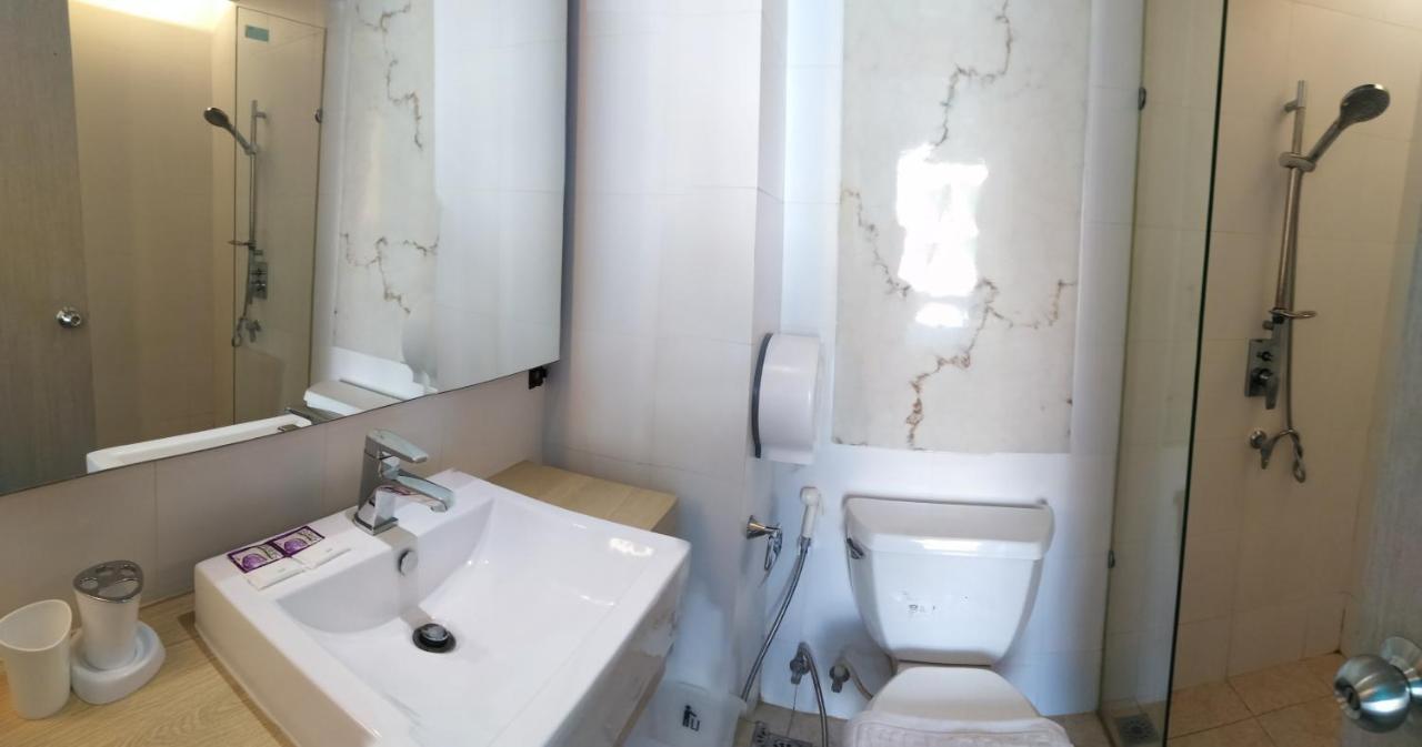 Atlantis Condo Resort By Somphong Jomtien Beach Esterno foto