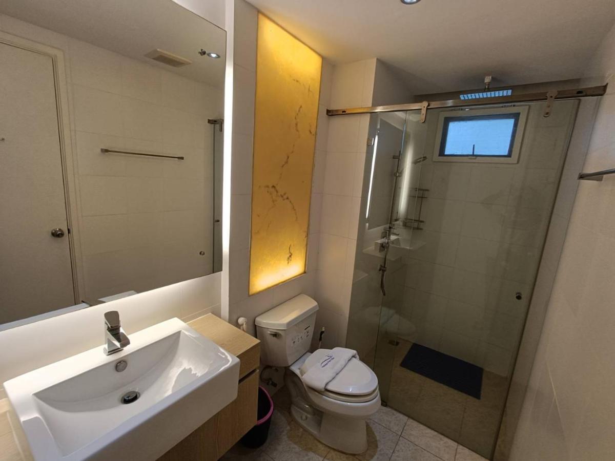 Atlantis Condo Resort By Somphong Jomtien Beach Esterno foto